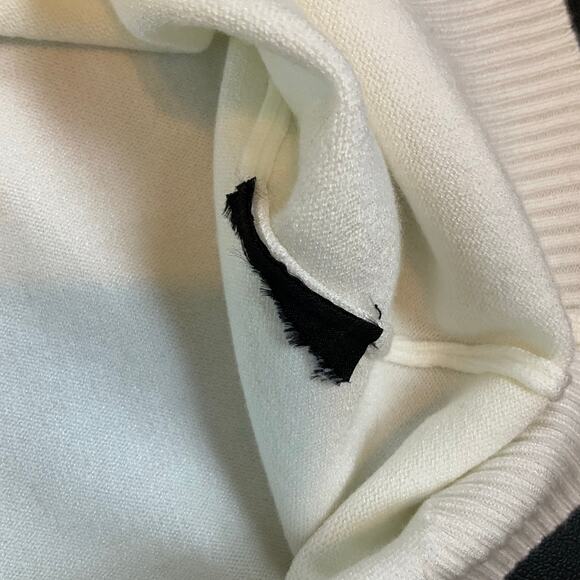 X-Ray Jeans V-Neck Sweater Size M Slim Fit Lightweight Pullover Casual Classic - Picture 6 of 8